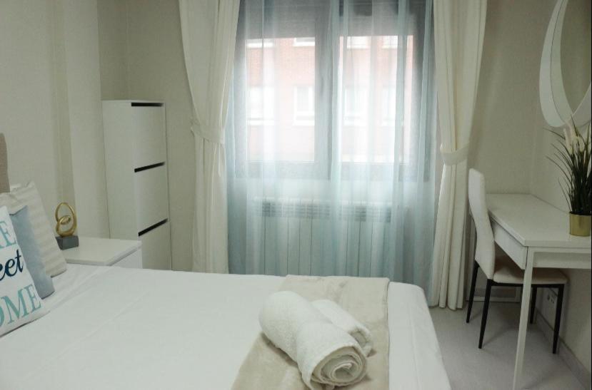 Habitacion Centro Oviedo Cerca De Estacion De Buses Y Trenes 部屋 写真