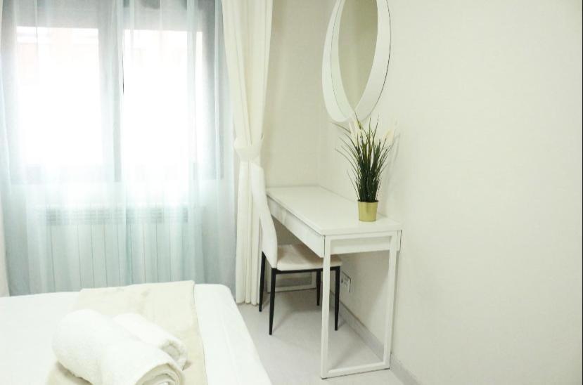 Habitacion Centro Oviedo Cerca De Estacion De Buses Y Trenes 部屋 写真